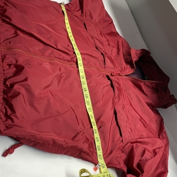 EDDIE Bauer Nylon Shell Windbreaker Packable Hidden Hood Colour Burgundy Large - Picture 4 of 13